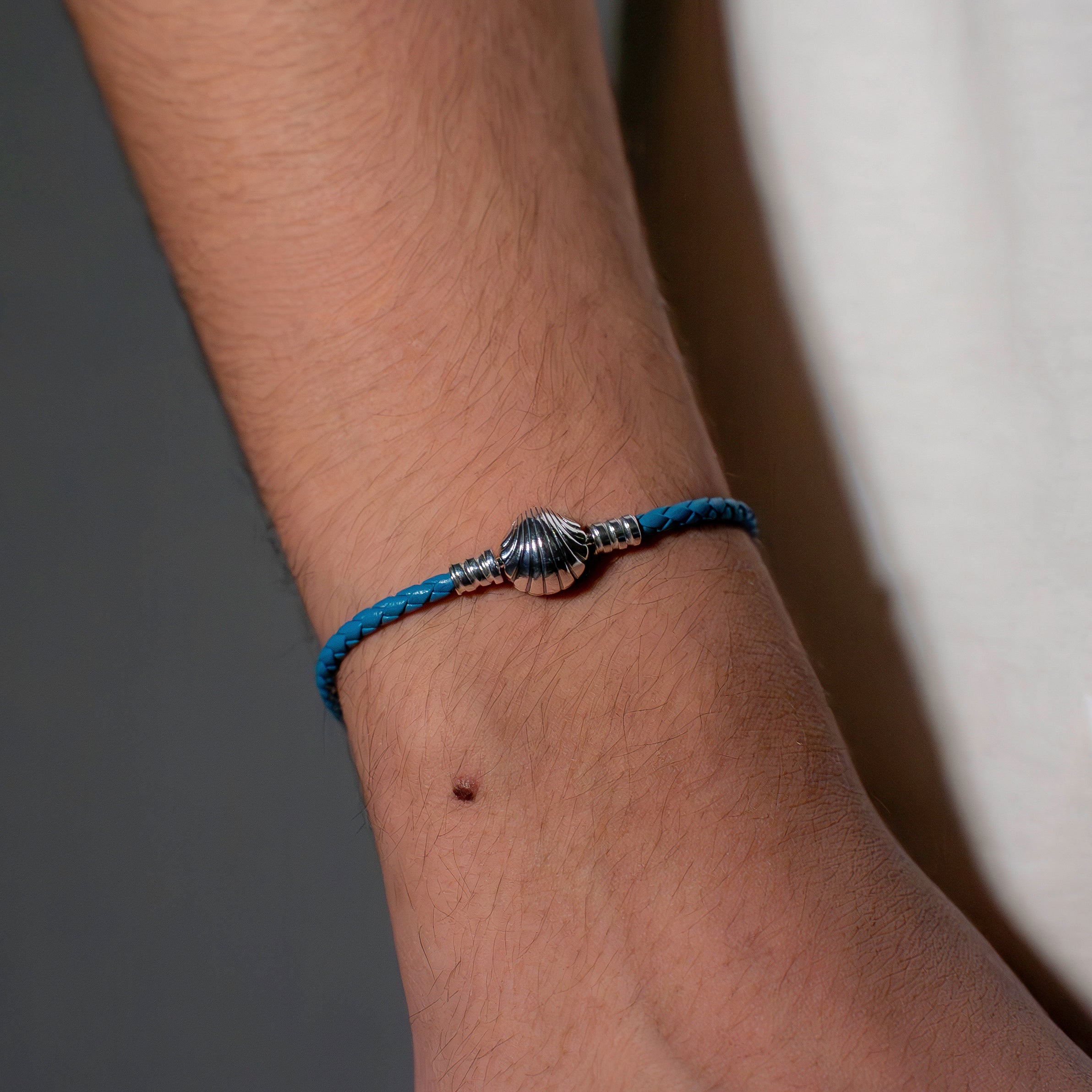 Pandora Moments Seashell Clasp Turquoise Braided Leather Bracelet