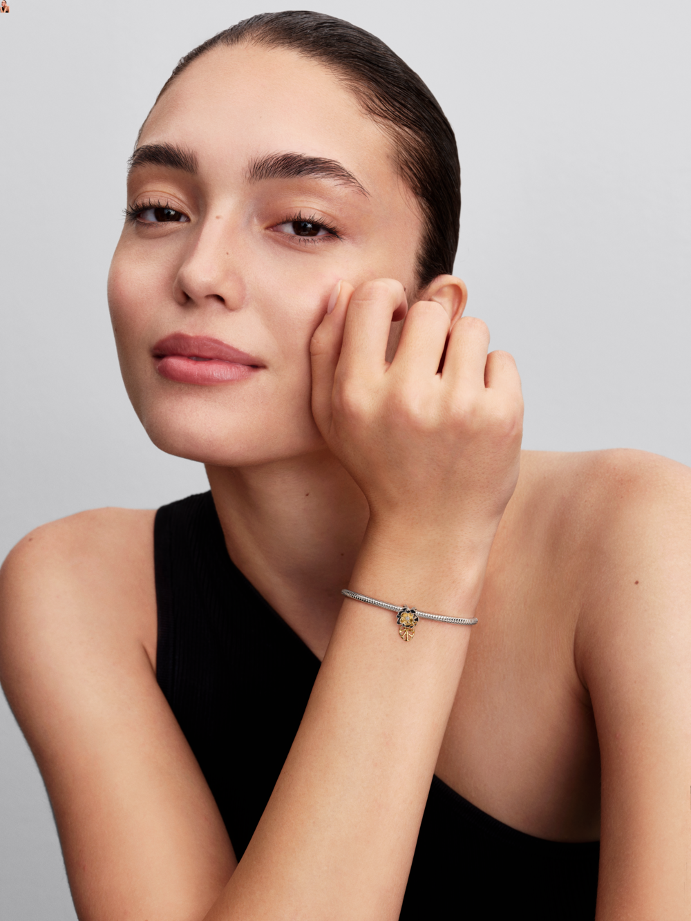 Disney Tiana sterling silver and 14k gold-plated charm with 0.012 ct TW G-I VS+ round brilliant very good cut lab-grown diamond