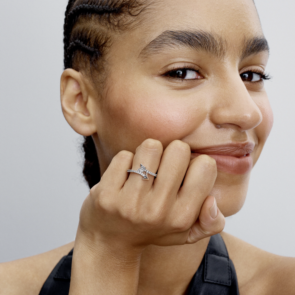 Sparkling Arrow Ring