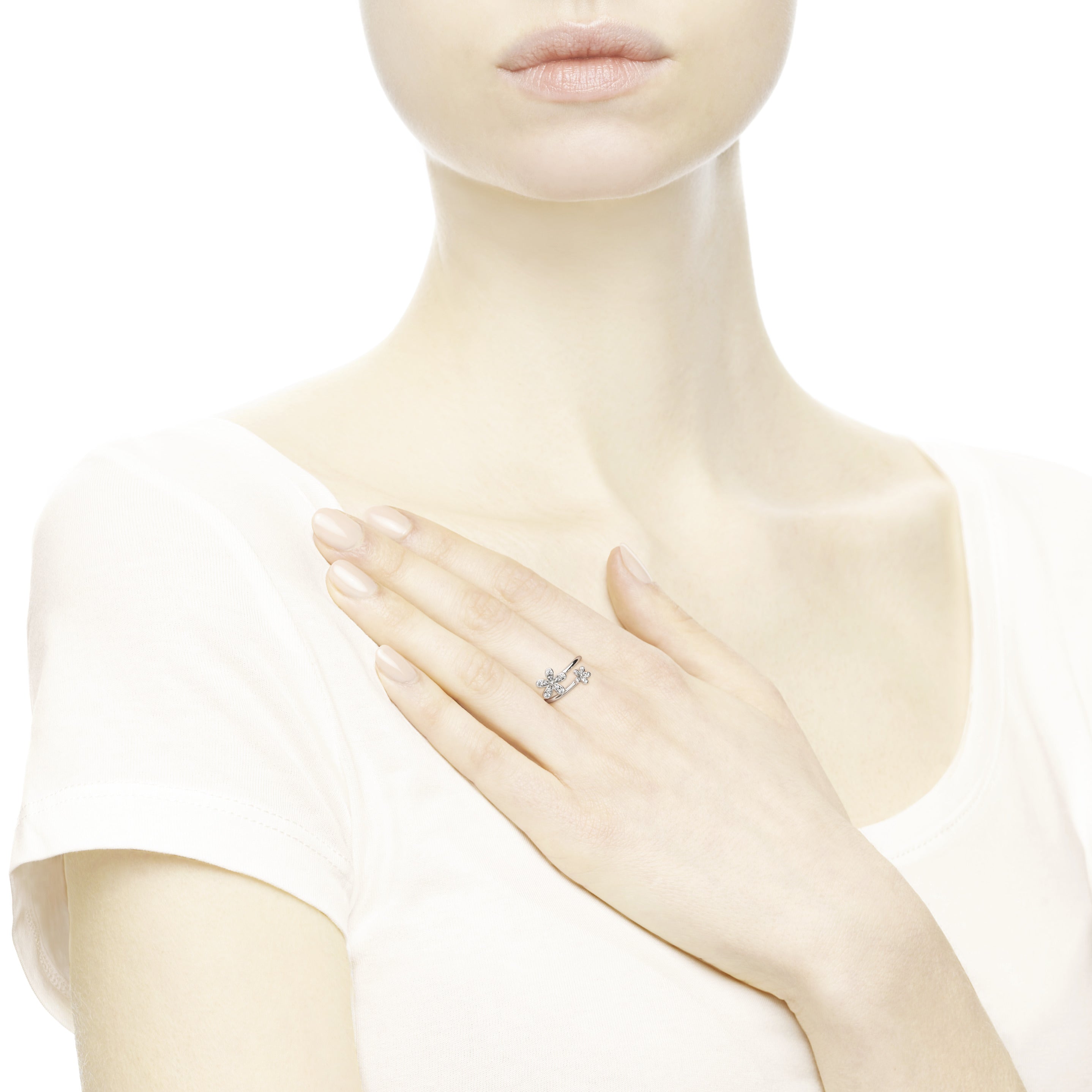 Open daisy silver ring with clear cubic zirconia