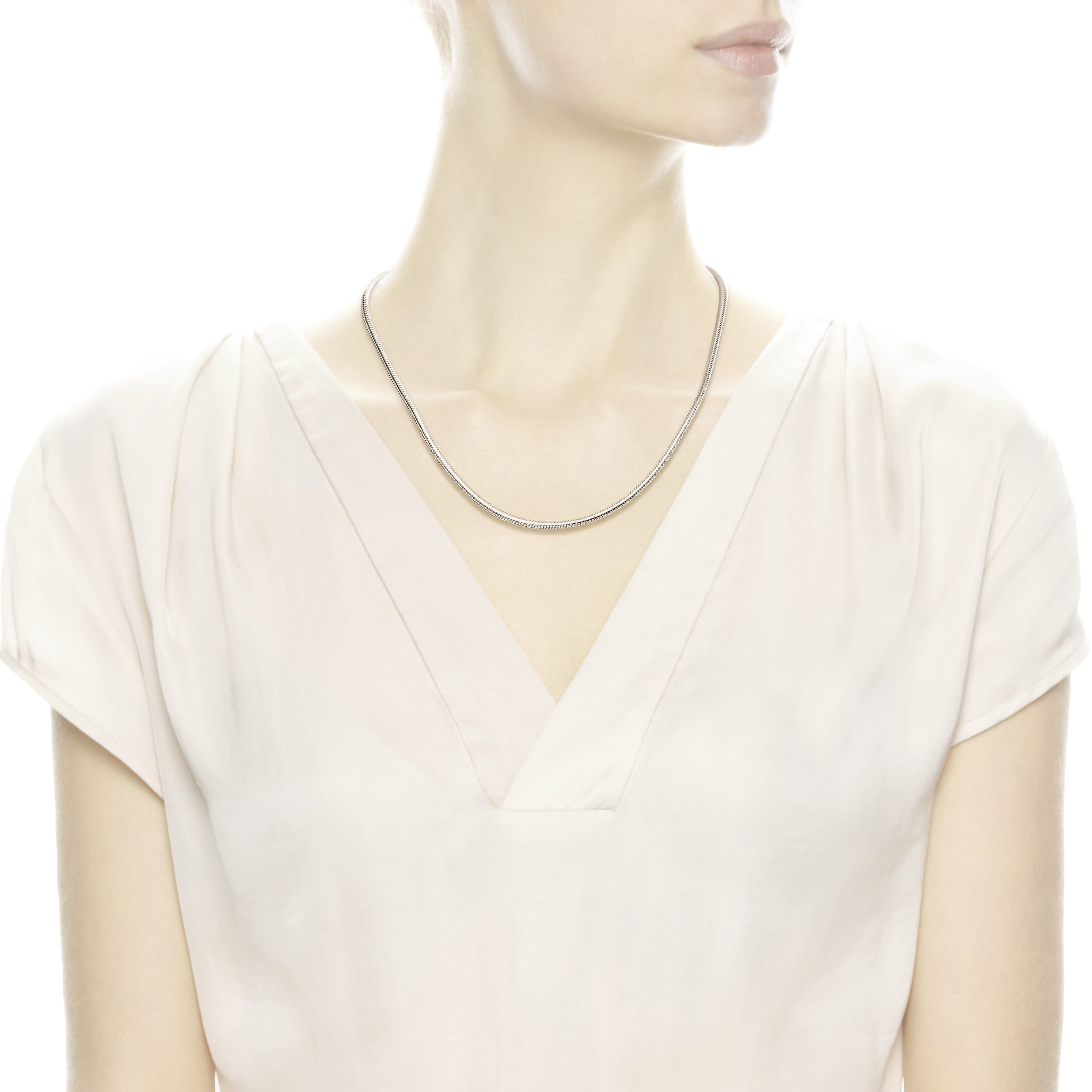 Silver necklace with round clasp in 14k