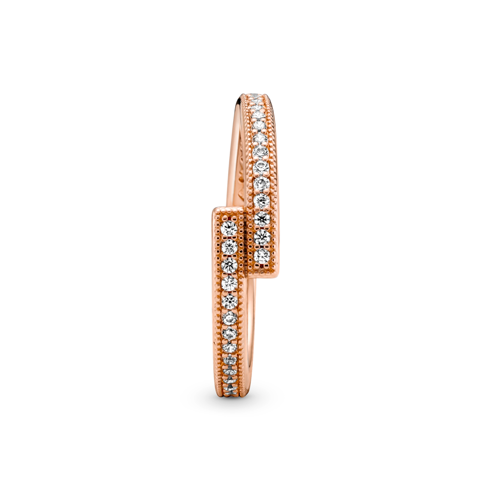 Sparkling Overlapping Ring
