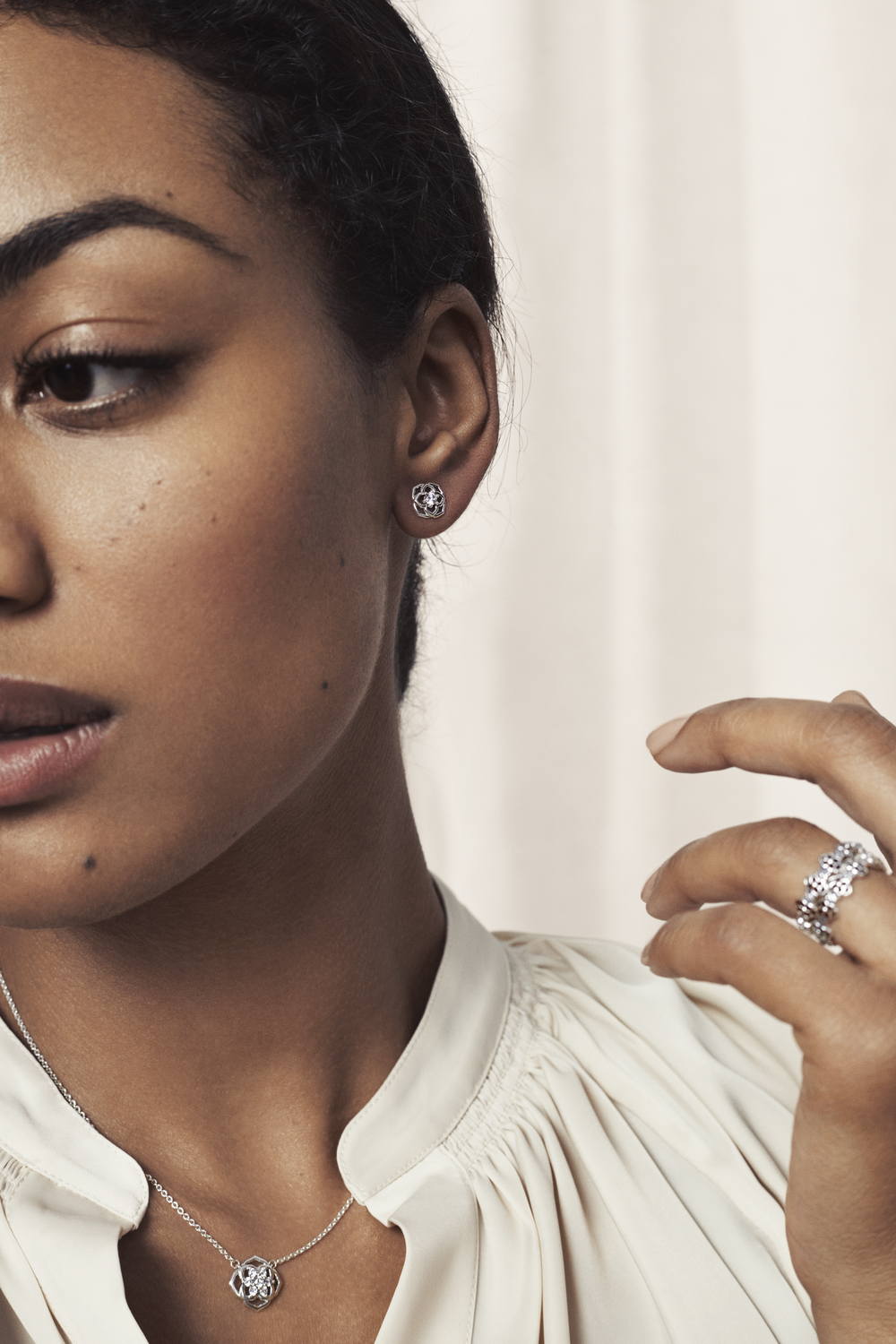 Rose Petals Collier Necklace