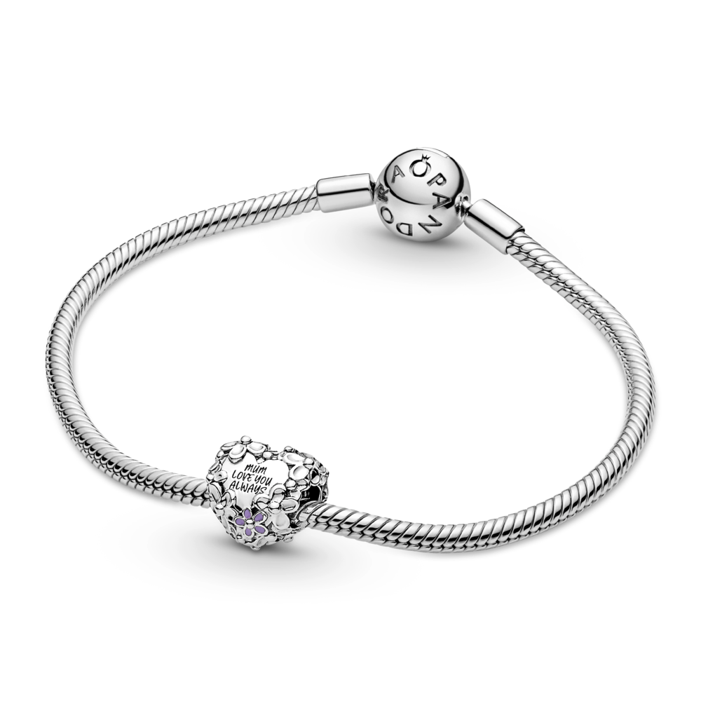 Mum Daisy Heart Charm