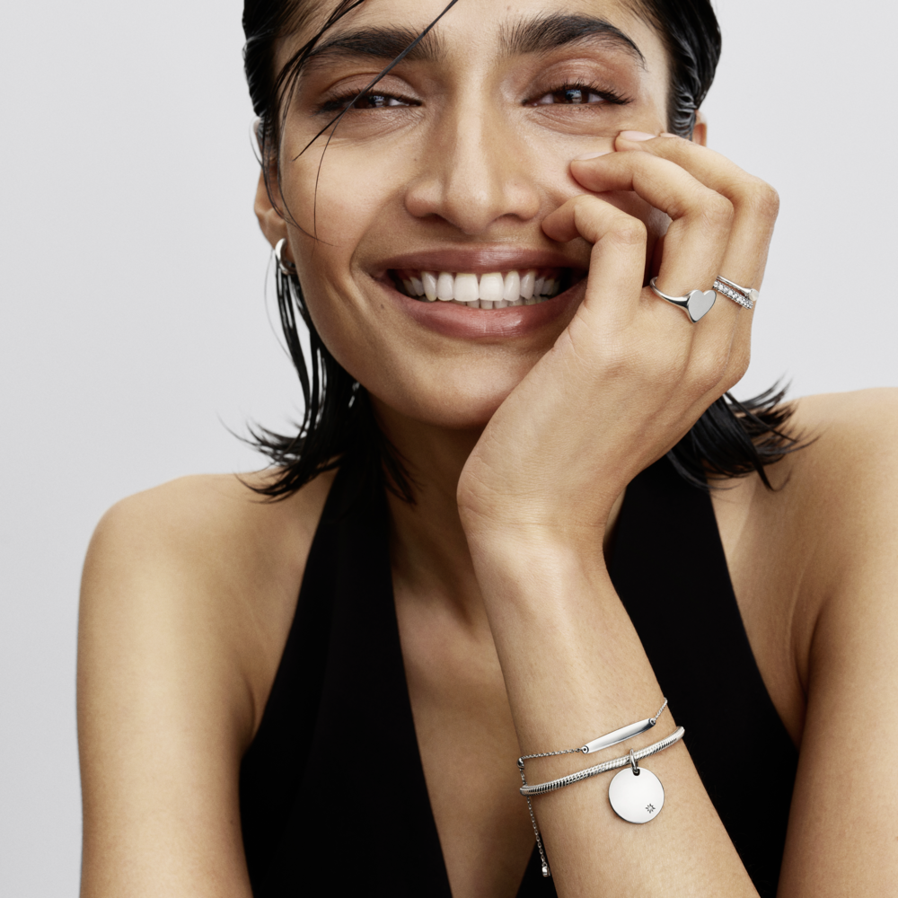 Engravable Bar Chain Bracelet
Sterling silver