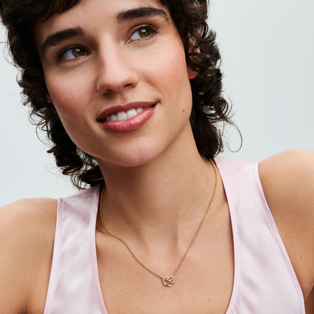 Sparkling Infinity Heart Collier Necklace