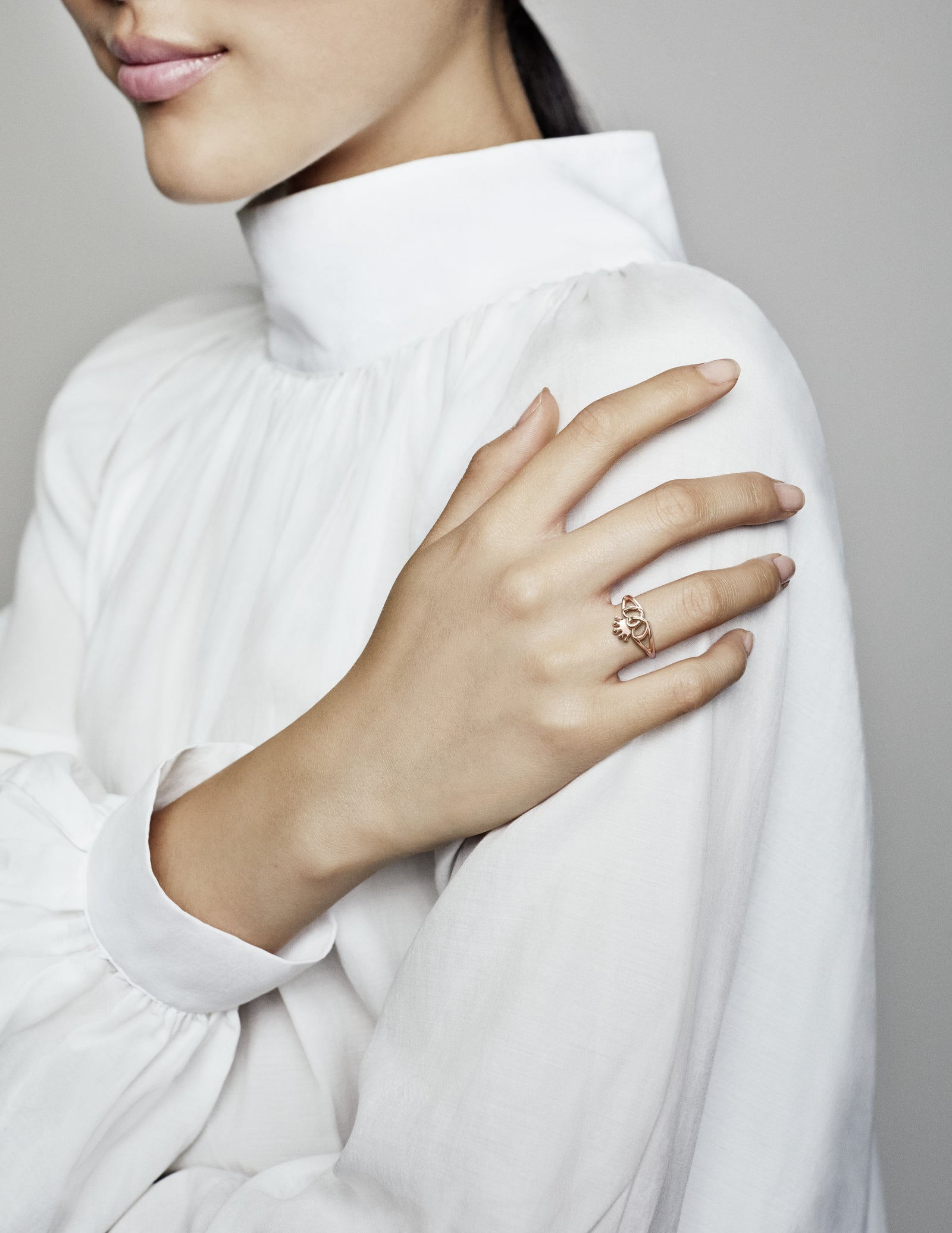 Interlocked crowned hearts pandora store