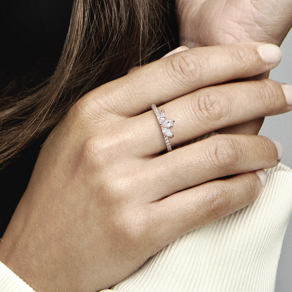 Pandora Timeless Sparkling Herbarium Cluster Ring
